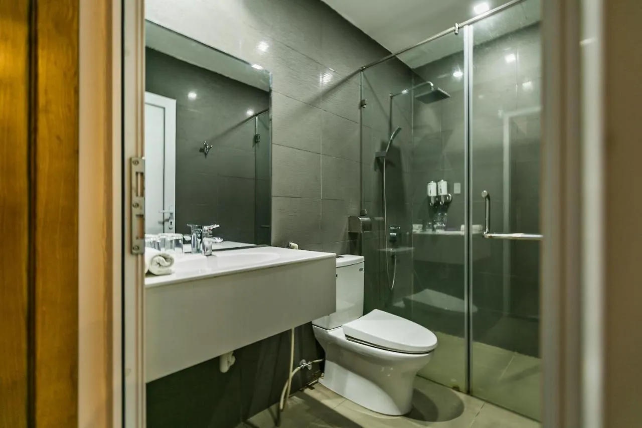Anh Phuong Hotel & Apartment Da Nang 3*,  Vietnam